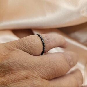 Black Twisted Ring size 6